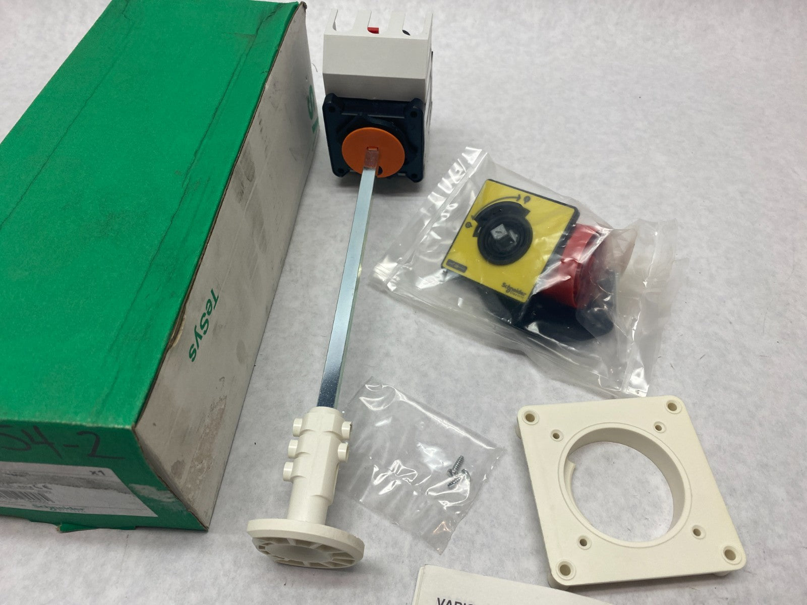 Schneider Electric VCCF3 TeSys Vario Emergency Stop Disconnect Switch 3-Pole - Maverick Industrial Sales