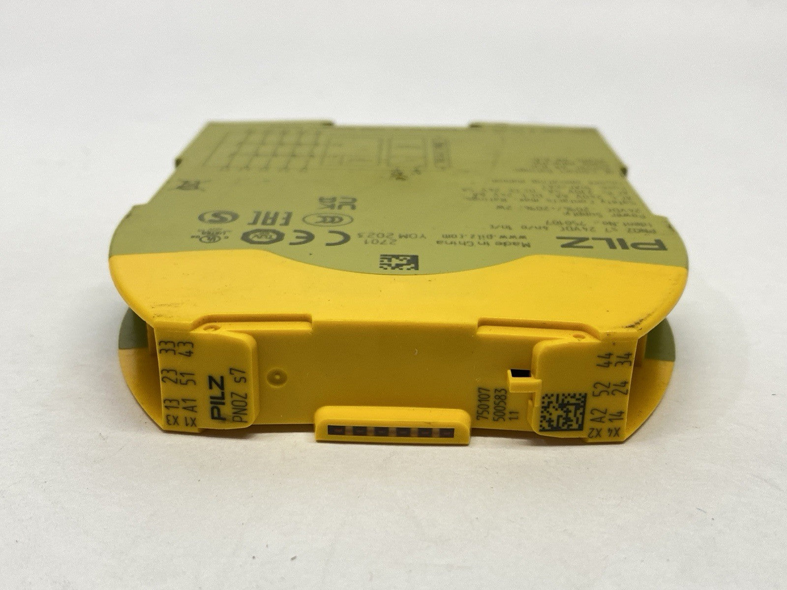 PNOZ s7 24VDC 4n/o 1n/c | Pilz sigma Contact Safety Relay Module 750107 - For parts or not working - Maverick Industrial Sales