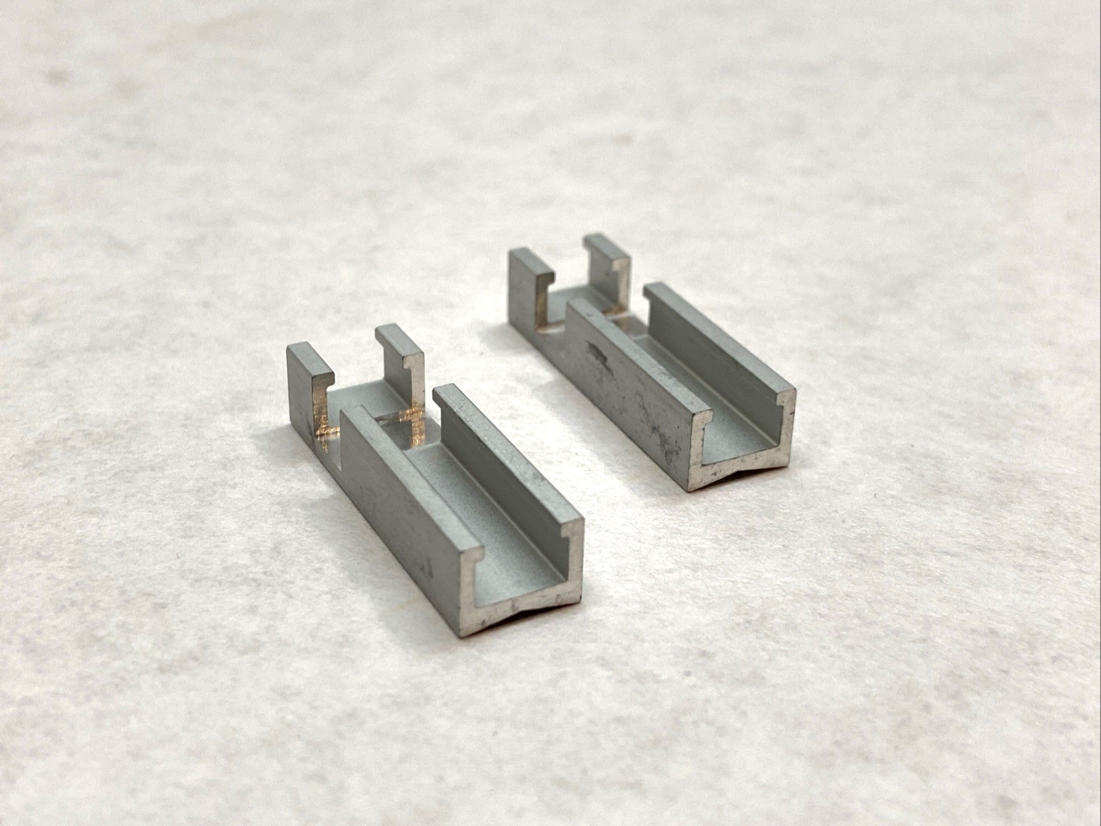 BAM01Y9 | Balluff Magnetic Sensor Mount Bracket LOT OF 2 - New – Open box - Maverick Industrial Sales