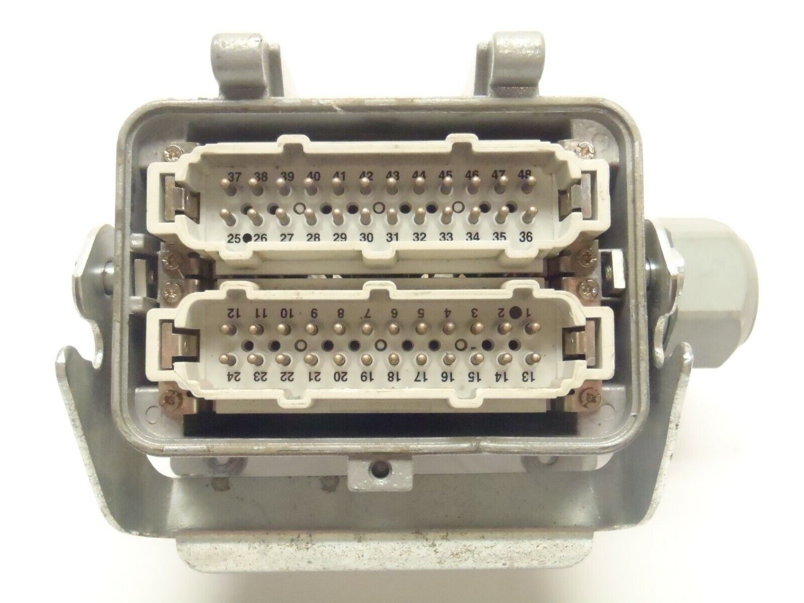 Thomas & Betts 5-3/4" x 4-5/8" Base w/ 1) MS248B 1) MS224B Pos-E-Con Connectors - Maverick Industrial Sales