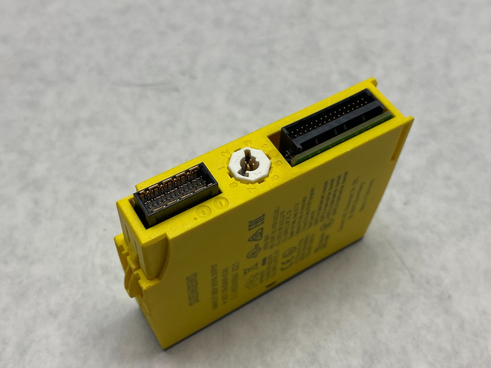 Siemens 6ES7136-6DB00-0CA0 SIMATIC ET200SP Digital Output Module 4x24VDC/2A - Maverick Industrial Sales