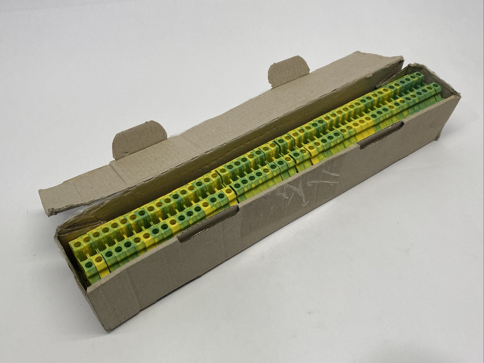 Siemens 8WH1000-0CG07 Ground Terminal Block Green/Yellow LOT OF 49 - Maverick Industrial Sales
