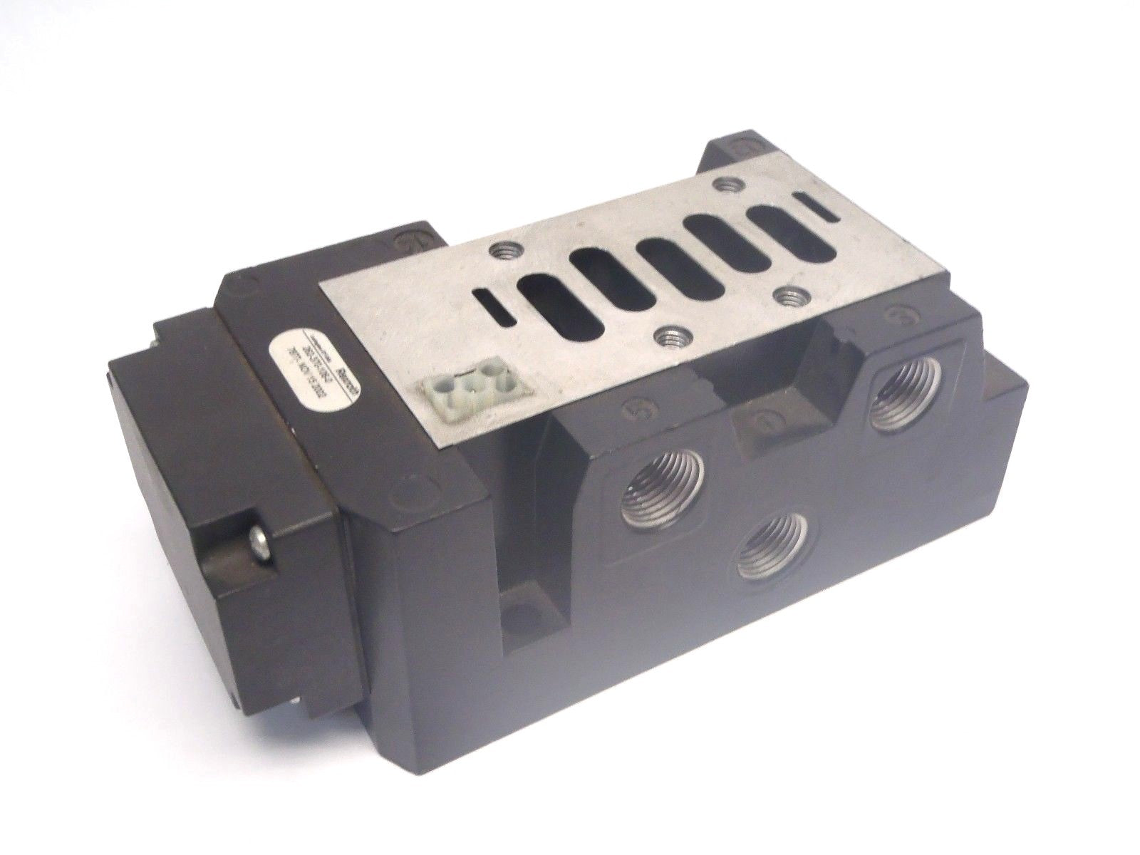 Rexroth Mecman Pneumatik 262-370-106-0 Valve ISO Plug-In Single Subbase ½ NPT - Maverick Industrial Sales