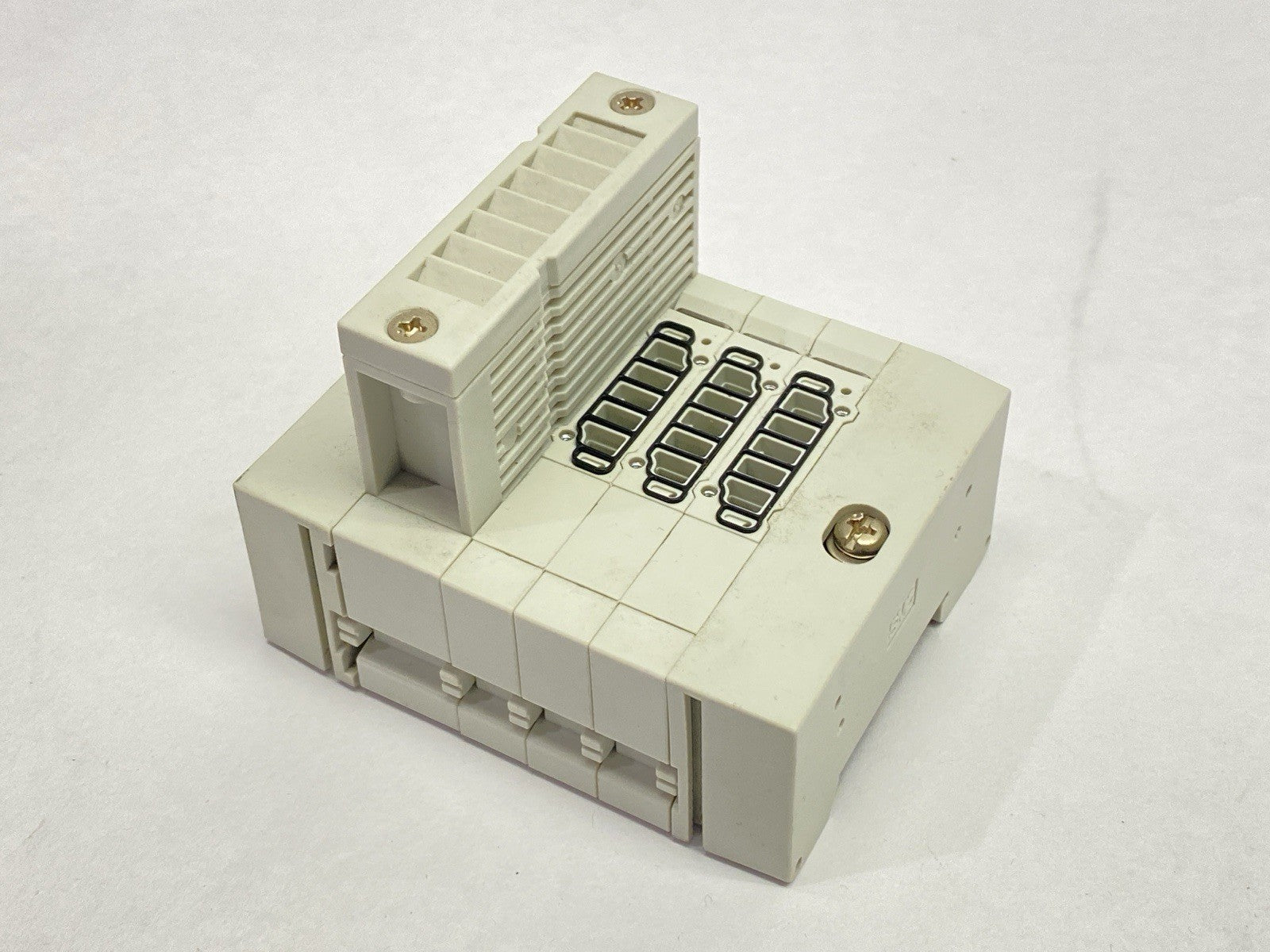 SS5Y3-60-03U-4 | SMC Pneumatic Manifold Assembly Cassette Body - Used - Maverick Industrial Sales