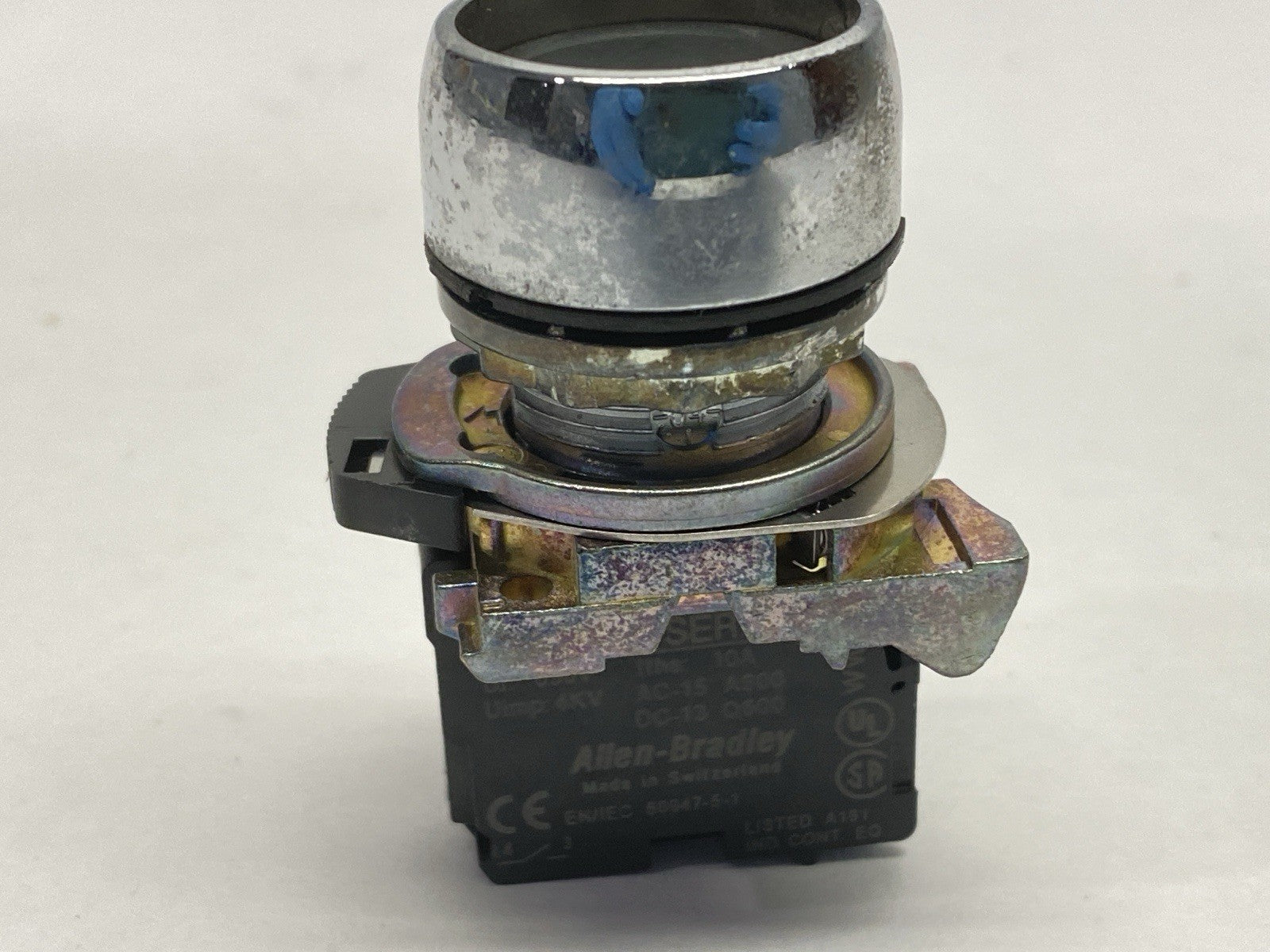 800FM-G2MX10 | Allen Bradley 22mm Momentary Guarded Push Button Black - Used - Maverick Industrial Sales