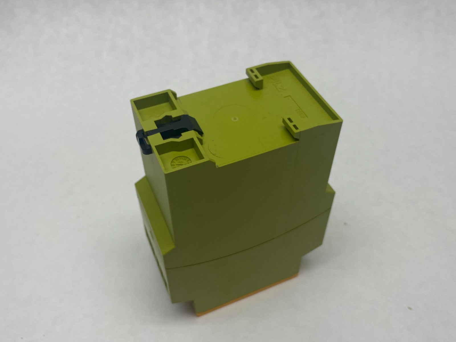774310 | Pilz Standalone Safety Relay 1/2-Chan PNOZ X3 24VAC 24VDC 3n/o 1n/c 1so - New – Open box - Maverick Industrial Sales