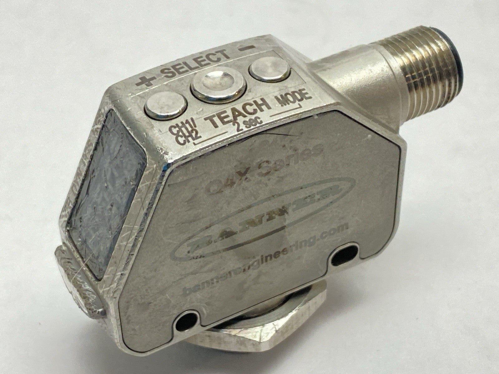 Q4XTKLAF600-Q8 | Banner Q4X Series All Purpose Photoelectric Sensor 10-30VD 801918 - For parts or not working - Maverick Industrial Sales