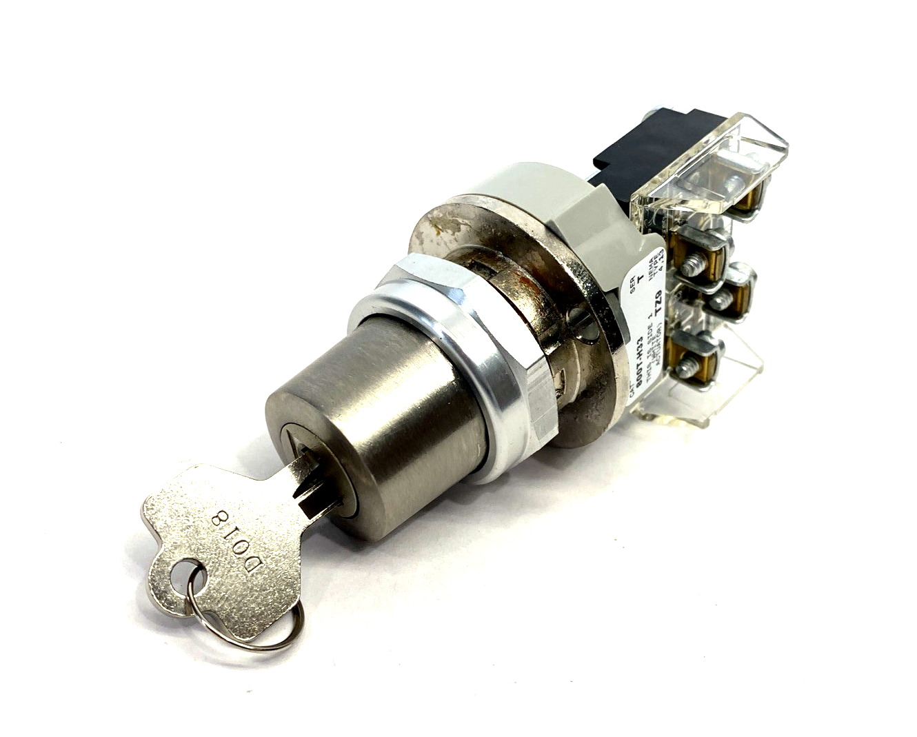 Allen Bradley 800T-H33A Ser. T 2-Pos. Cylinder Lock Selector Switch Type 4/13 - Maverick Industrial Sales