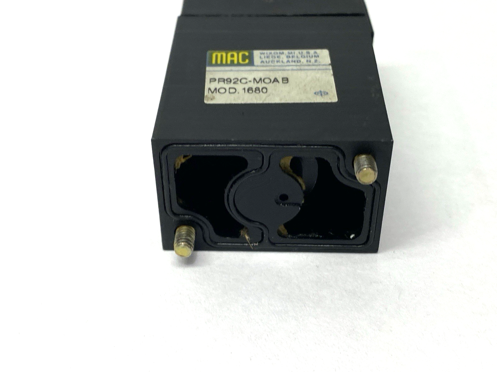 PR92C-MOAB | MAC Valves Pneumatic Pressure Regulator MISSING SCREW - Used - Maverick Industrial Sales