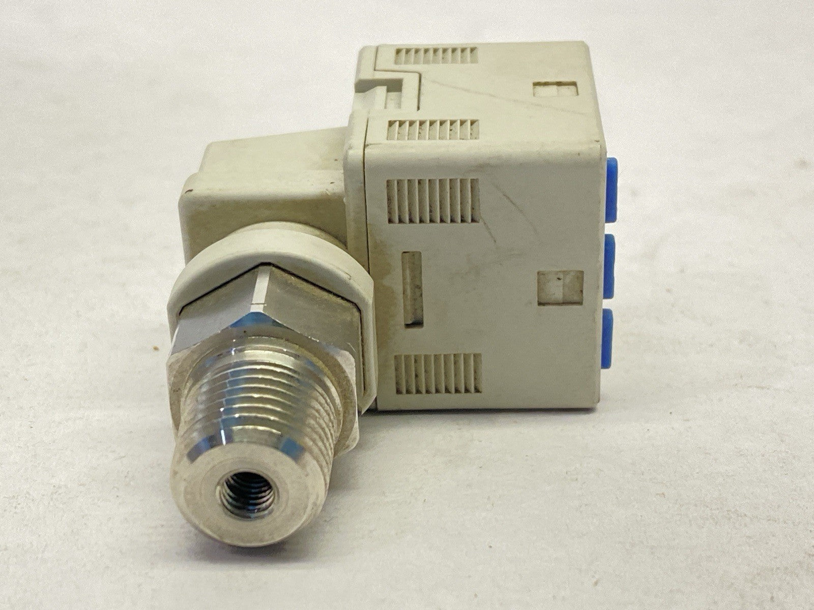 ZSE20CF-V-P-N02L | SMC Digital Vacuum Sensor 12-24VDC - Used - Maverick Industrial Sales