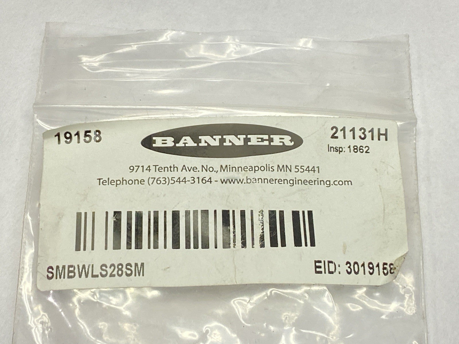 SMBWLS28SM | Banner Right-Angle Bracket For Surface Mounting 19158 LOT OF 2 - New – Open box - Maverick Industrial Sales