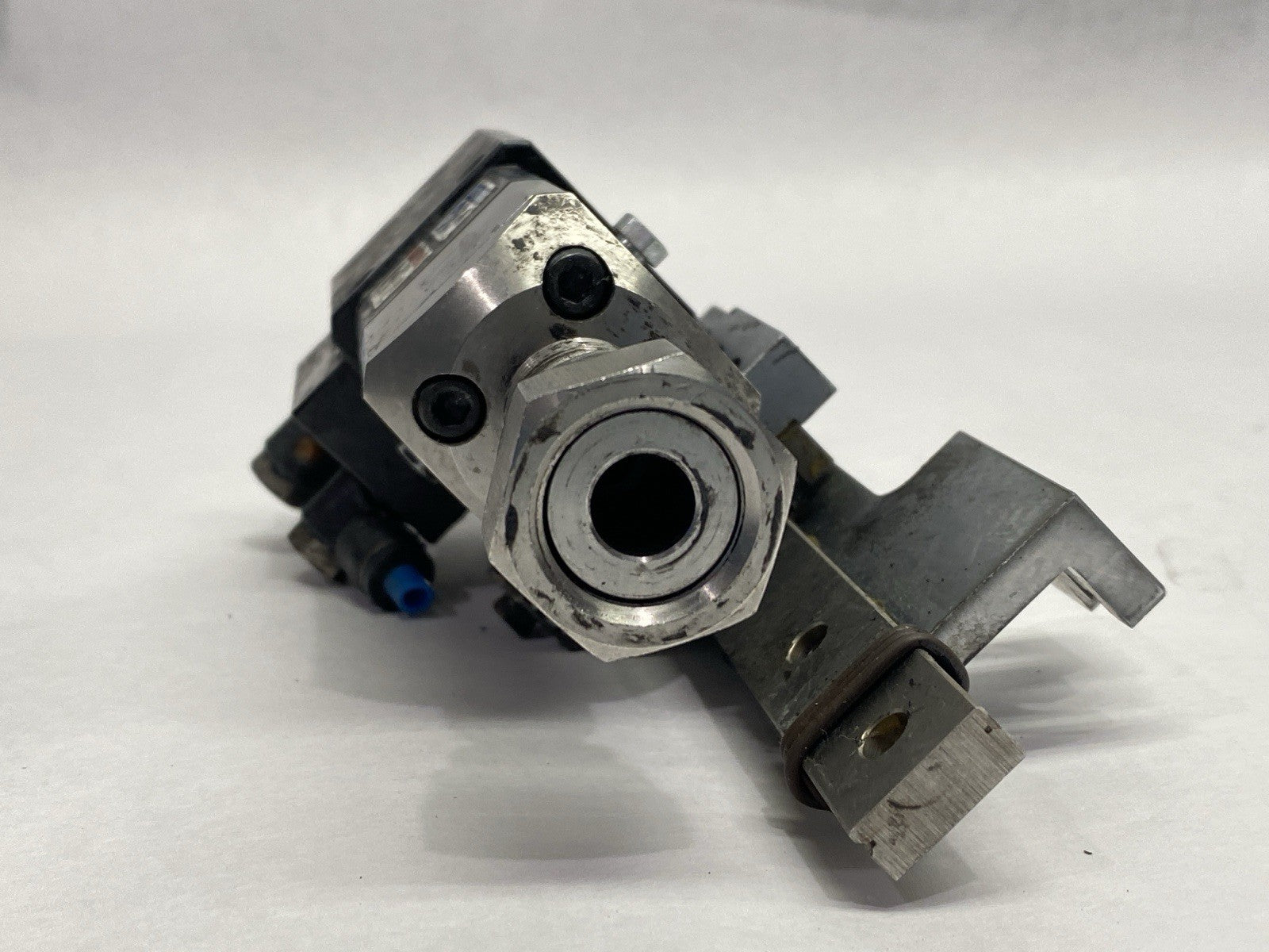 Graco 243666 Single Component 1K Ultra-Lite Pneumatic Dispense Valve Assembly - Maverick Industrial Sales