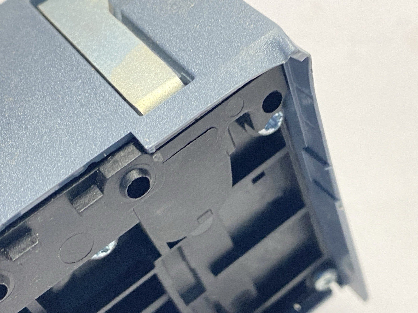 3VA9137-0FK31 | Siemens Door Mounted Rotary Operator DAMAGED CASE - For parts or not working - Maverick Industrial Sales