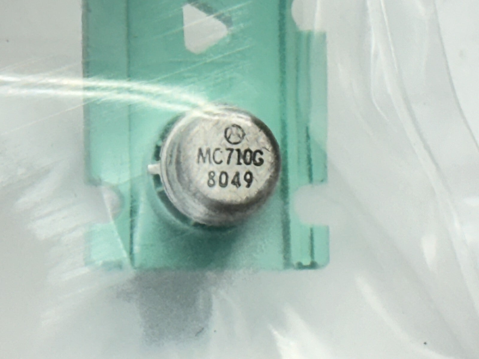 Motorola MC710G Dual 2-Input NOR Gate mW MRTL w/ Heatsink - Maverick Industrial Sales
