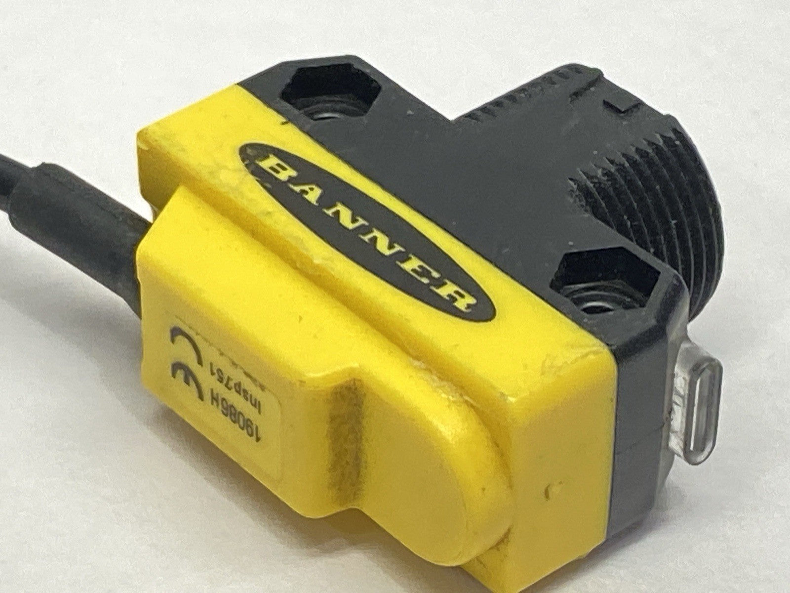 QS18VP6FF100Q | Banner Photoelectric Sensor Male M8 4-Pin 71885 - Used - Maverick Industrial Sales