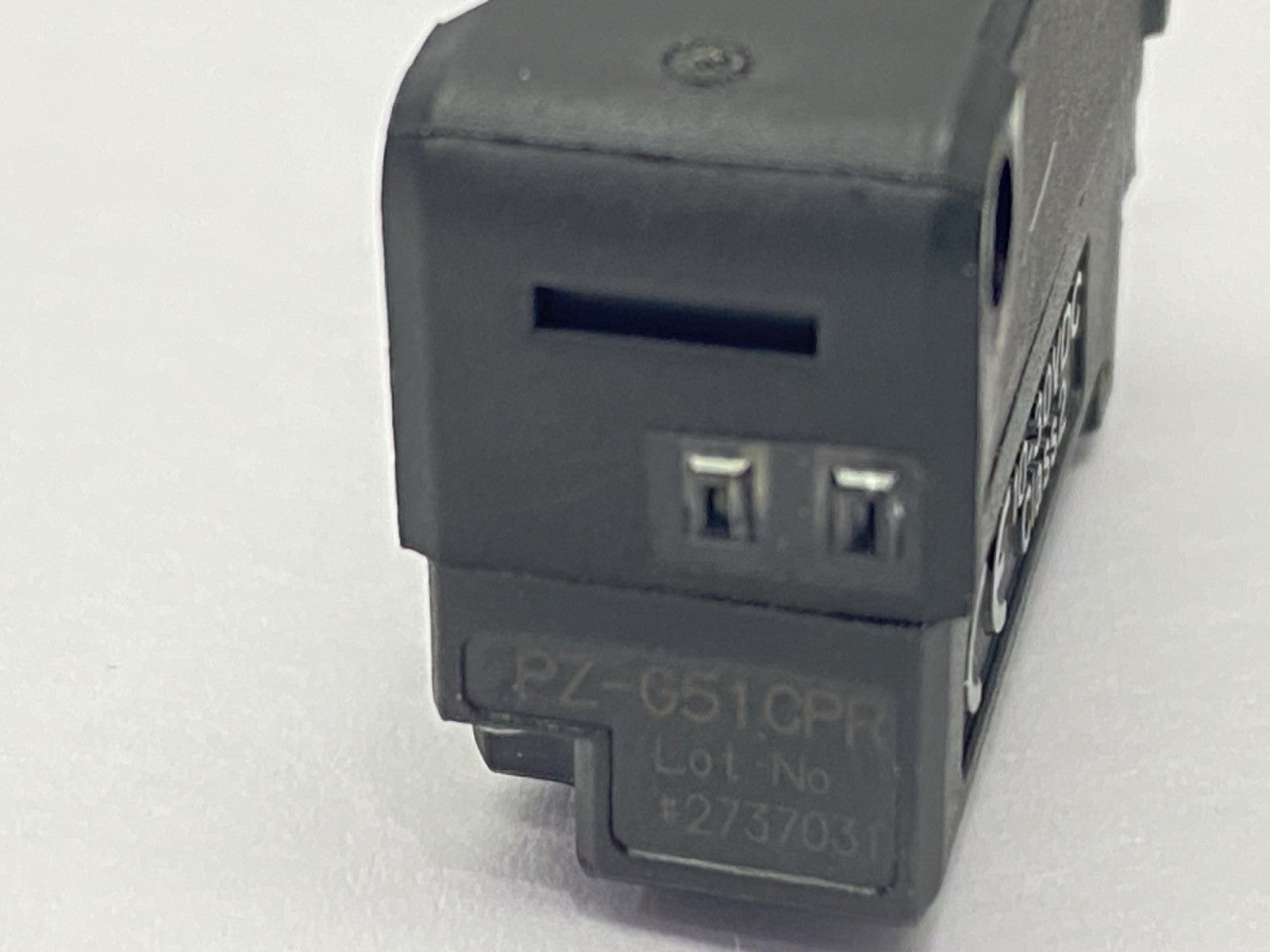 PZ-G51CPR | Keyence Photoelectric Sensor Square Transmissive Receiver M8 4-Pin - Used - Maverick Industrial Sales