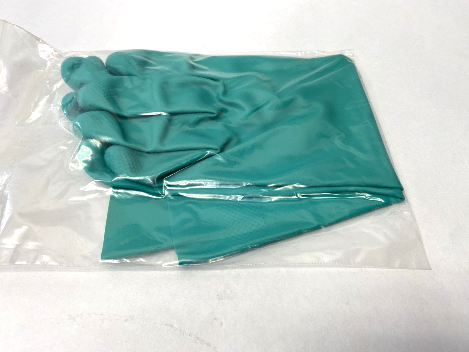 N/A | Industrial Chemical Work Gloves Small LOT OF 34 - New – Open box - Maverick Industrial Sales