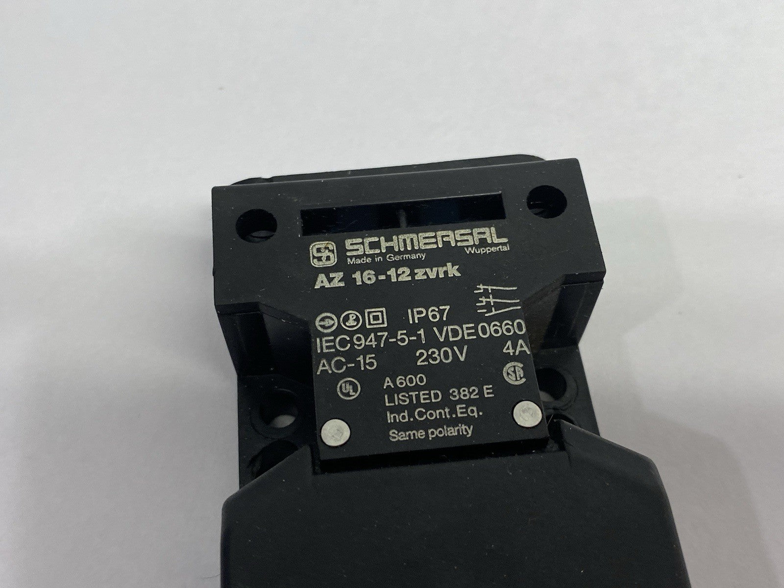 AZ 16-12zvrk-M20 | Schmersal Safety Interlock Switch & Key 161157373 - Used - Maverick Industrial Sales
