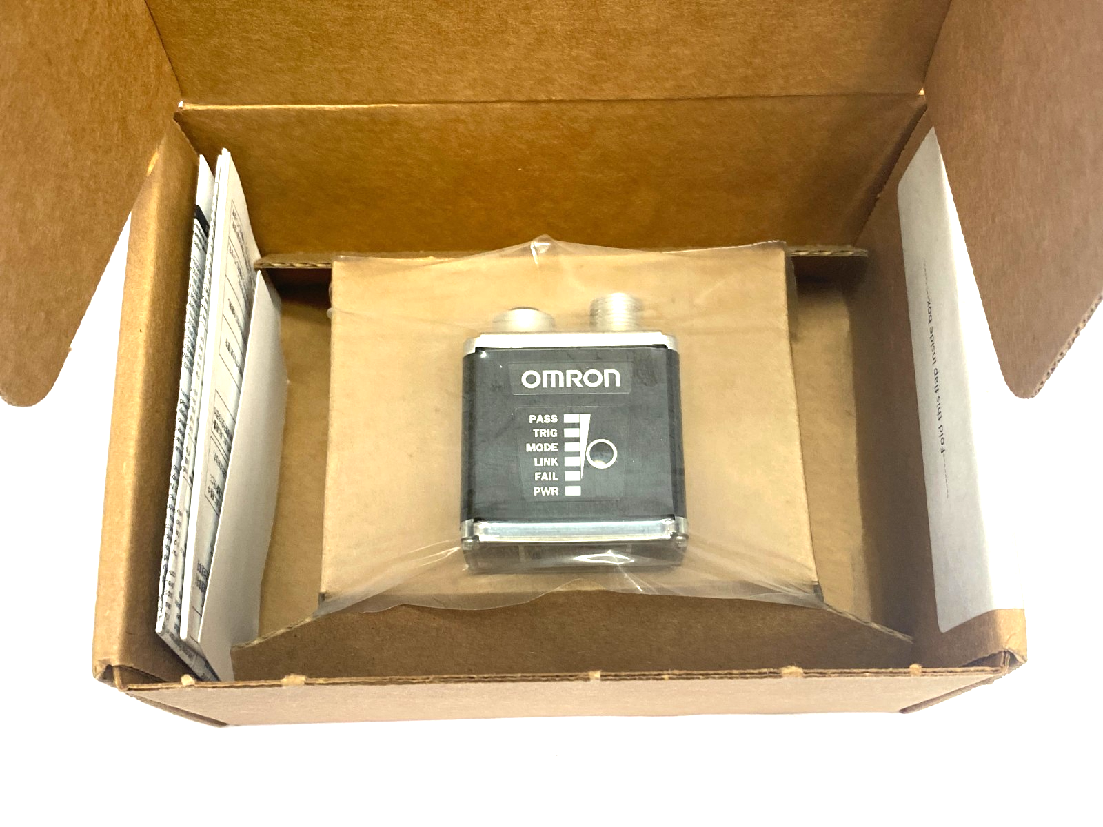 Omron V430-F000L12M-NNX MicroHAWK Code Reader, Long Range, Autofocus 75-1200mm - Maverick Industrial Sales