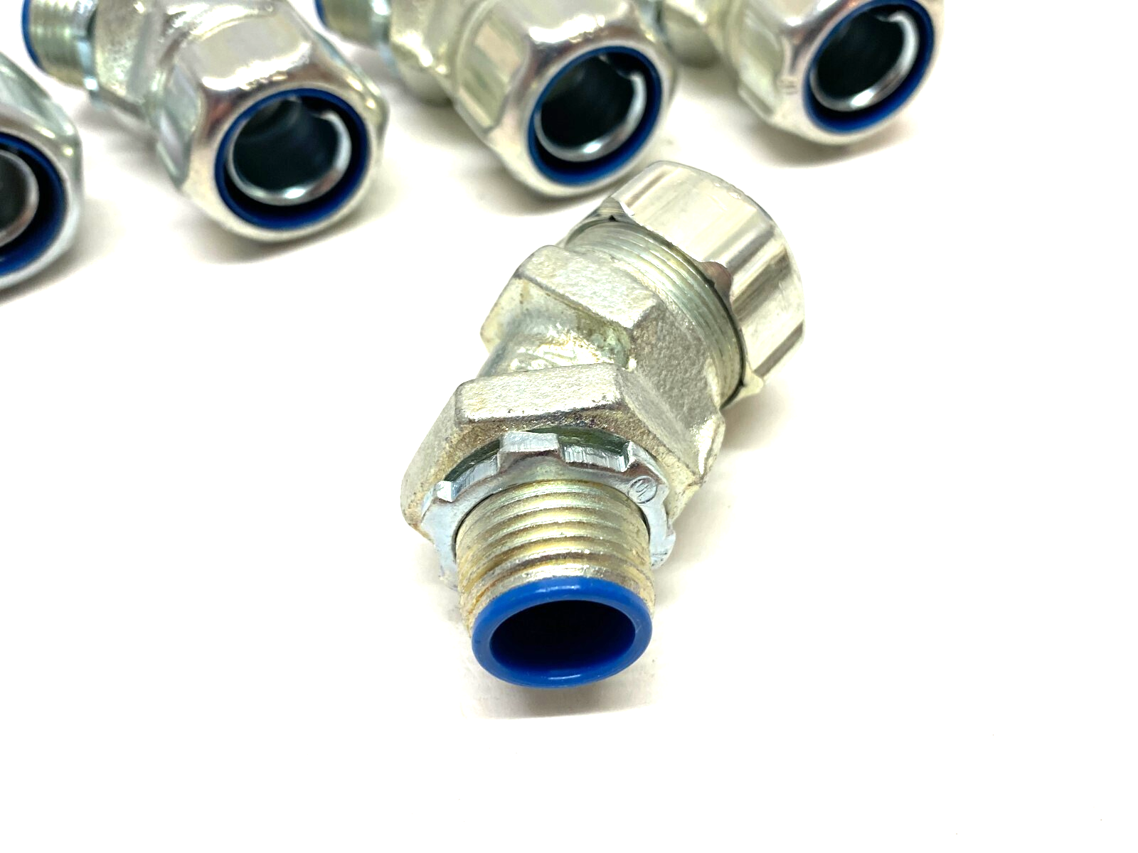 Thomas & Betts 5342 Liquidtight 45-Deg Metal Conduit Connector 1/2" LOT OF 5 - Maverick Industrial Sales