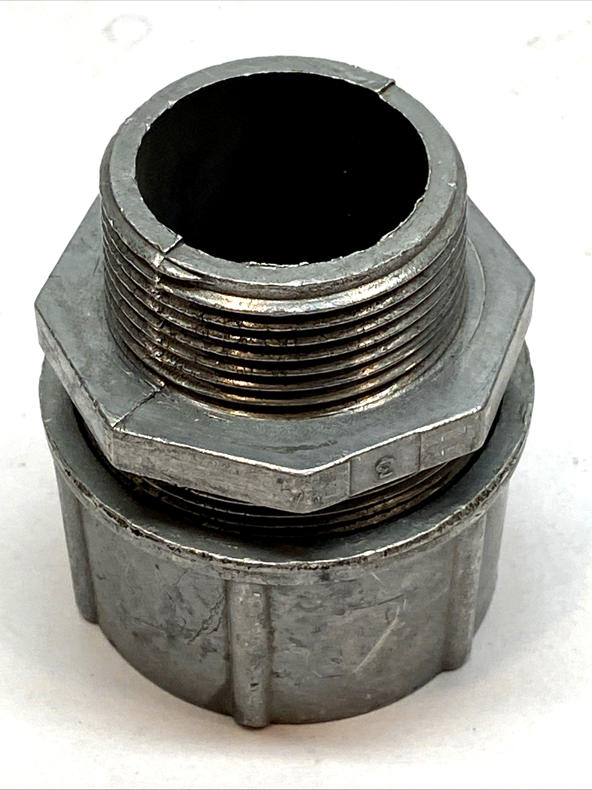 Hubbell F5 Cord Connector 1-1/4" NPT - Maverick Industrial Sales
