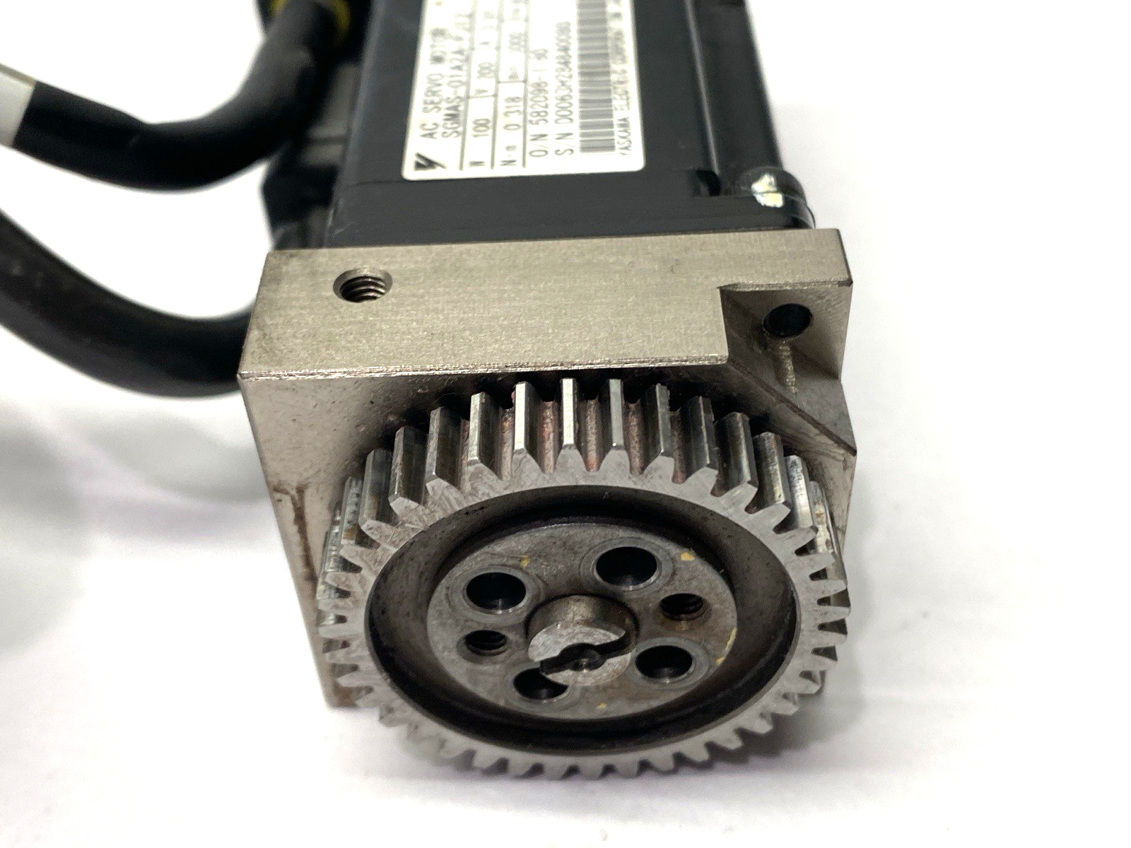 Yaskawa SGMAS-01A2A-FJ12 Servo Motor 200V 100W - Maverick Industrial Sales