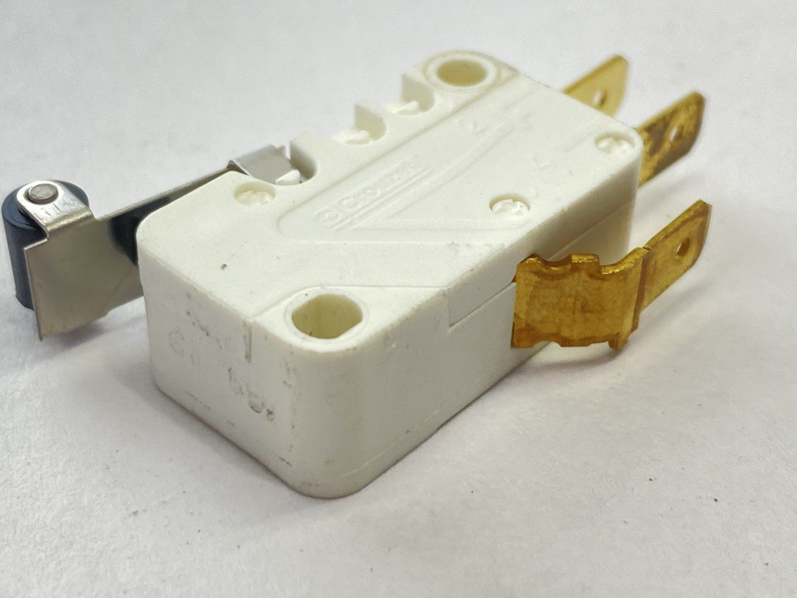 Crouzet U83161.3 Miniature Snap-Action Microswitch 1/2HP 125/250VAC LOT OF 5 - Maverick Industrial Sales