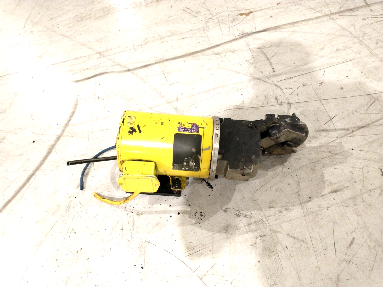 5K49UN8161 Motor 3PH 1725RPM w/SEMTORQ Welding Tip Dresser Cutter Left Oriented - Maverick Industrial Sales