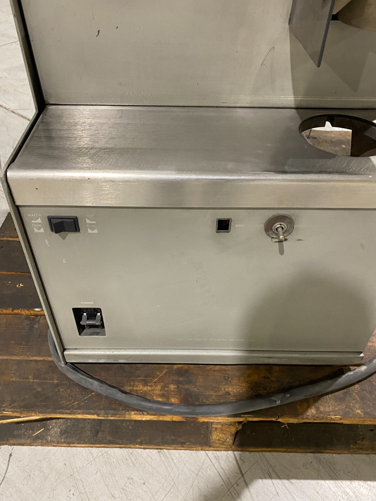 Leco EF-300 Gas Combustion Analyzer 777-200-300 FOR PARTS/REPAIR - Maverick Industrial Sales