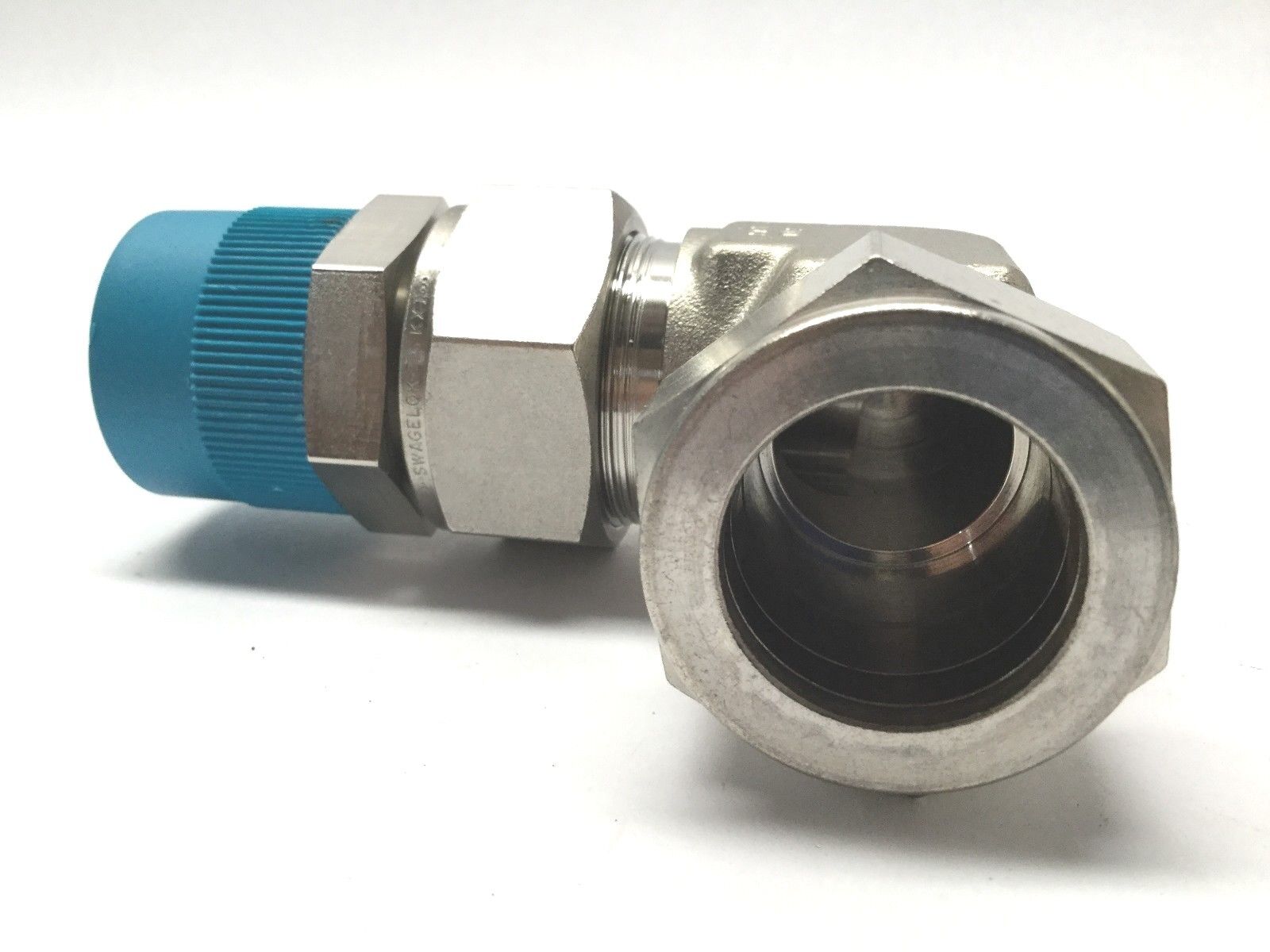 Namco Controls Swagelok EH709-40000 EH700 Series 90 Degree Union Elbow - Maverick Industrial Sales