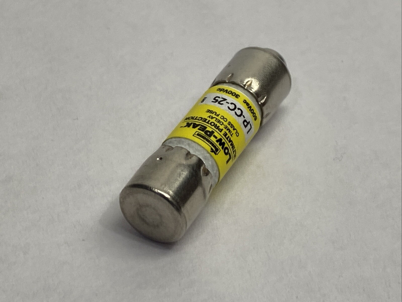 Bussmann LP-CC-25 Low-Peak Time Delay Fuse 25A 600VAC 300VDC LOT OF 2 - Maverick Industrial Sales