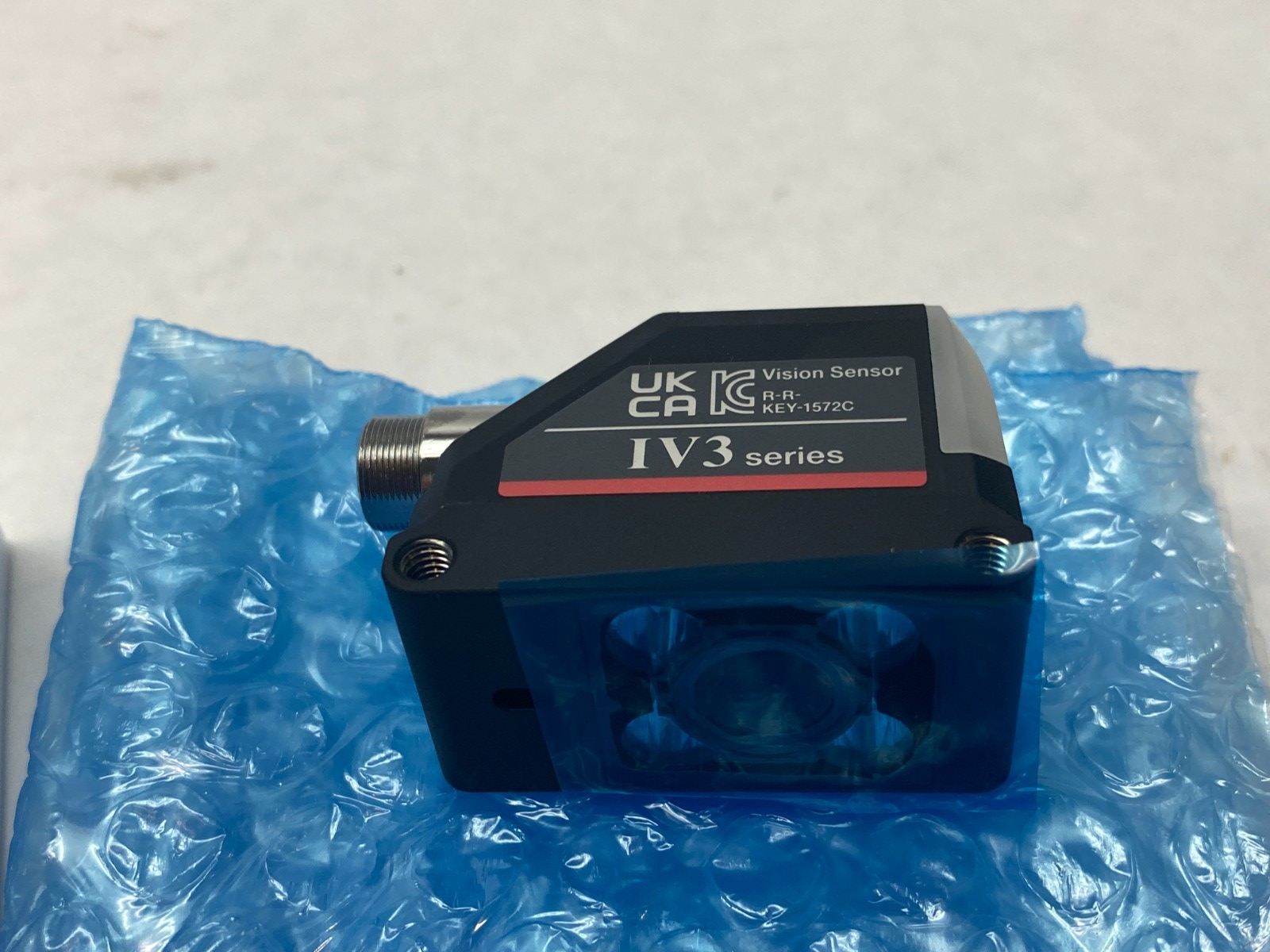 Keyence IV3-G500MA Compact Sensor Head Standard Model Monochrome AF Type - Maverick Industrial Sales