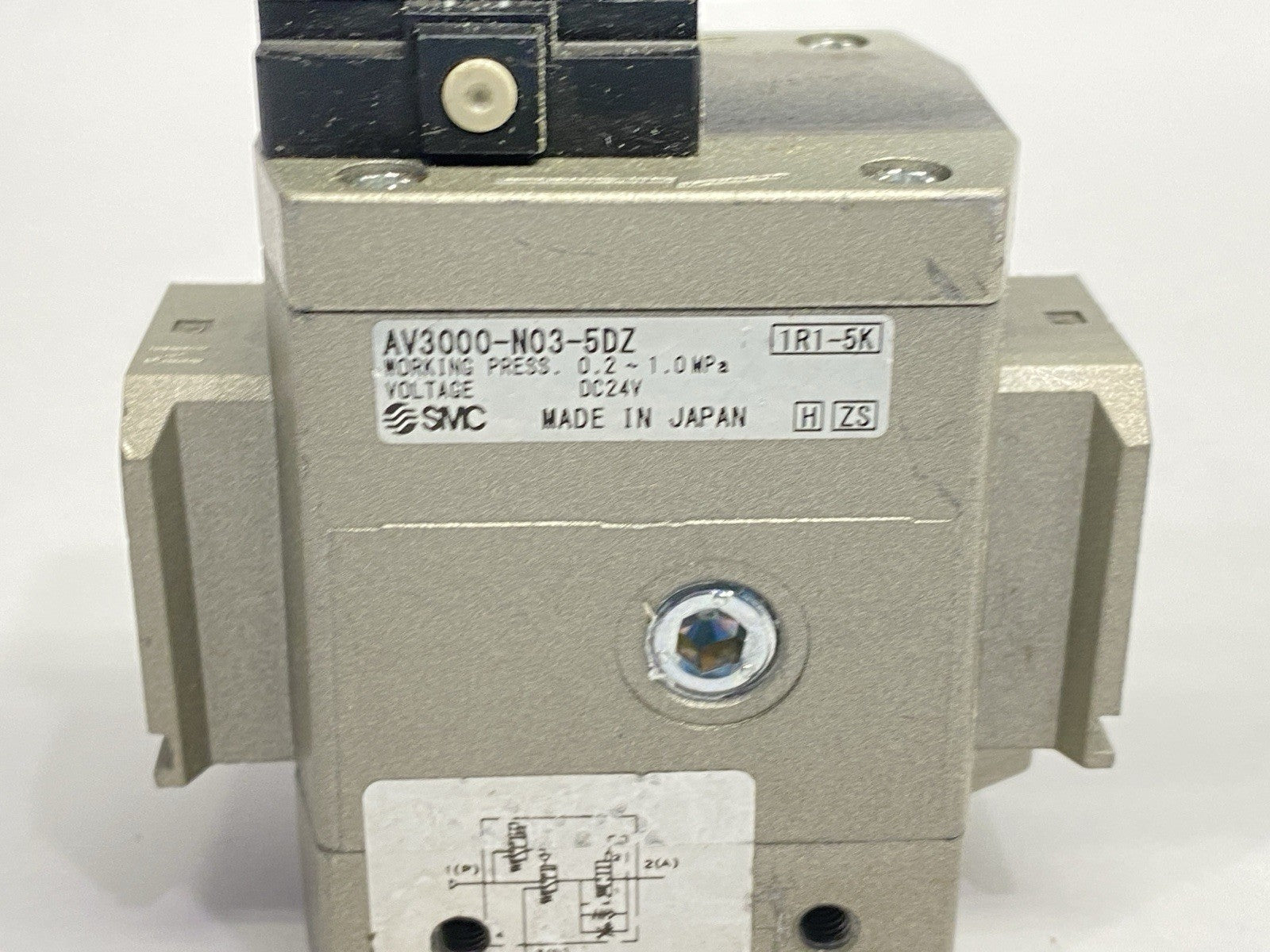 AV3000-N03-5DZ | SMC Soft Start Pneumatic Valve 3/8" NPT - Used - Maverick Industrial Sales