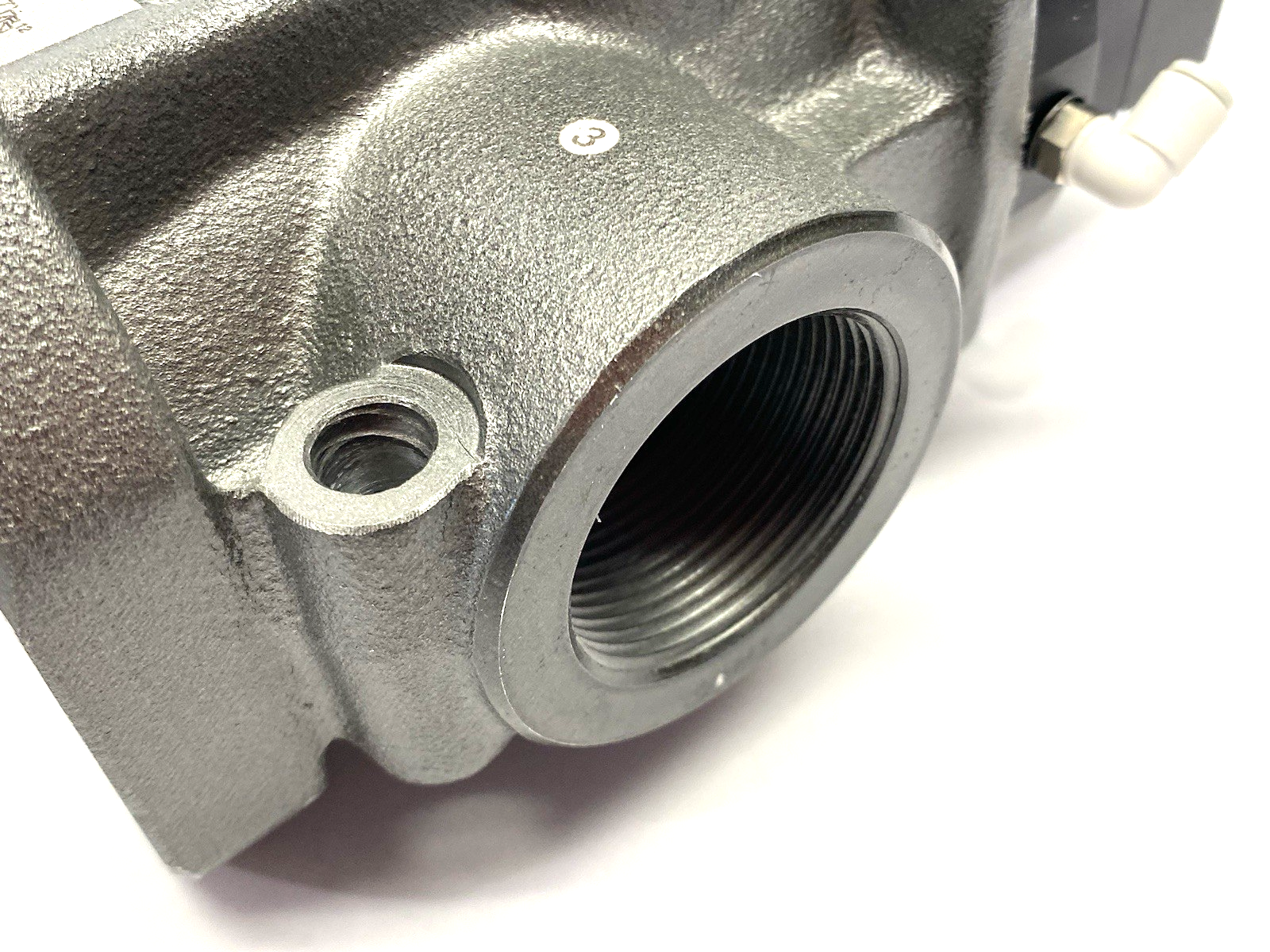 MF-G3061 | MEC Fluid 2 Servo-Assisted Vacuum Valve 3-Way, 1-1/2" Ports, Comp. Air - New Other - Maverick Industrial Sales