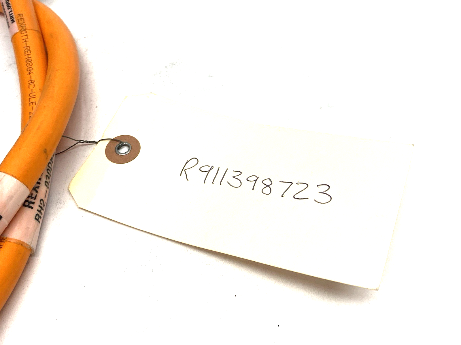 R911398723 | Bosch Rexroth Servo Encoder Hybrid Cable RH2-030DBB-NN-001,0 - Used - Maverick Industrial Sales