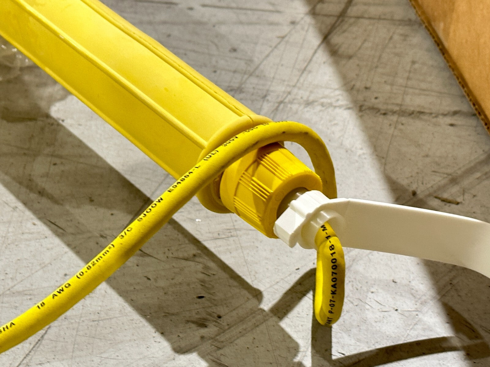Daniel Woodhead 1015-3 Fluorescent Hand Lamp 30W 120V 50ft Cord 1301080088 - Maverick Industrial Sales