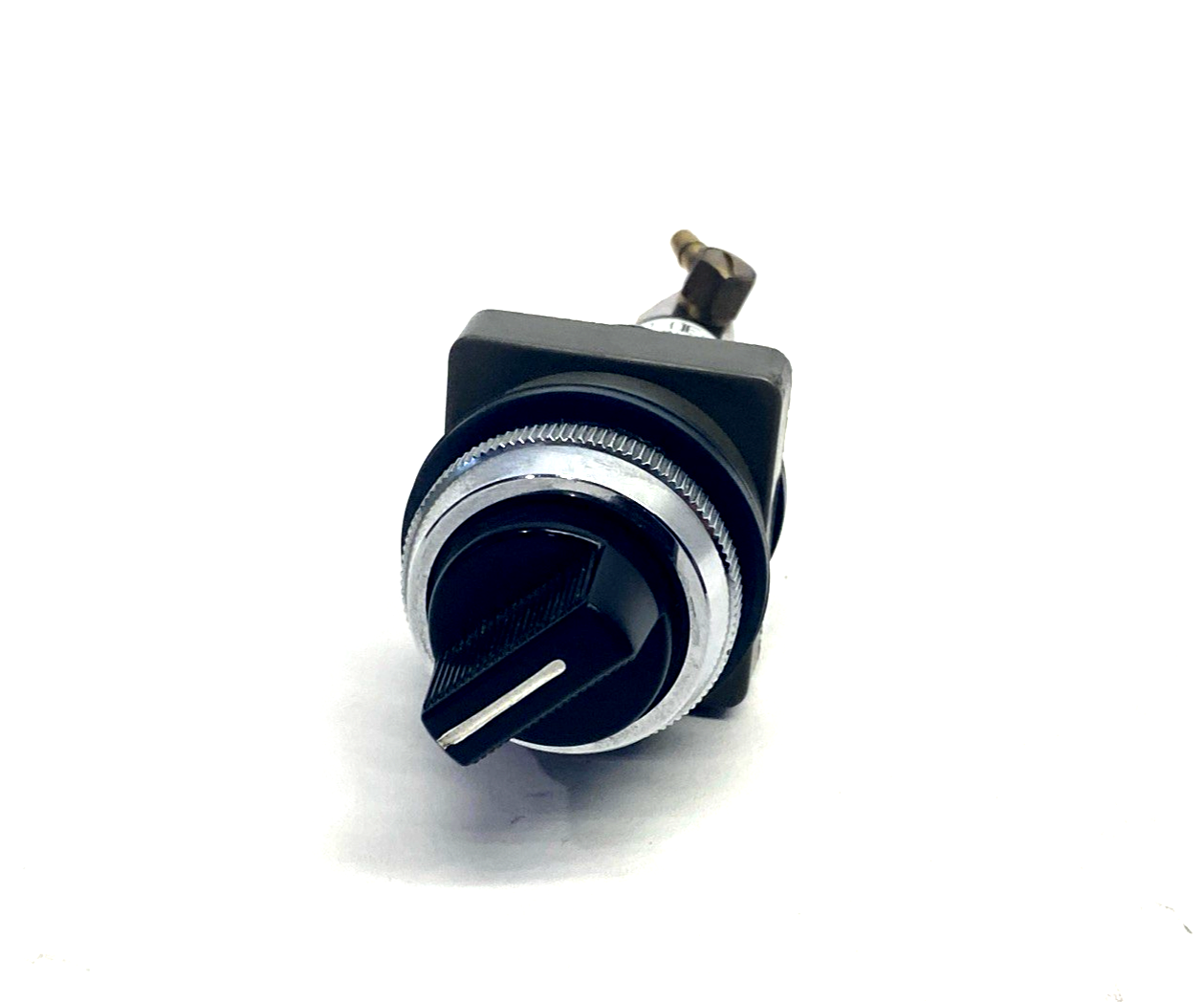Pneumadyne A0-30-2 3-Way Pneumatic Control Valve w/ IDEC ASN Operator Knob - Maverick Industrial Sales