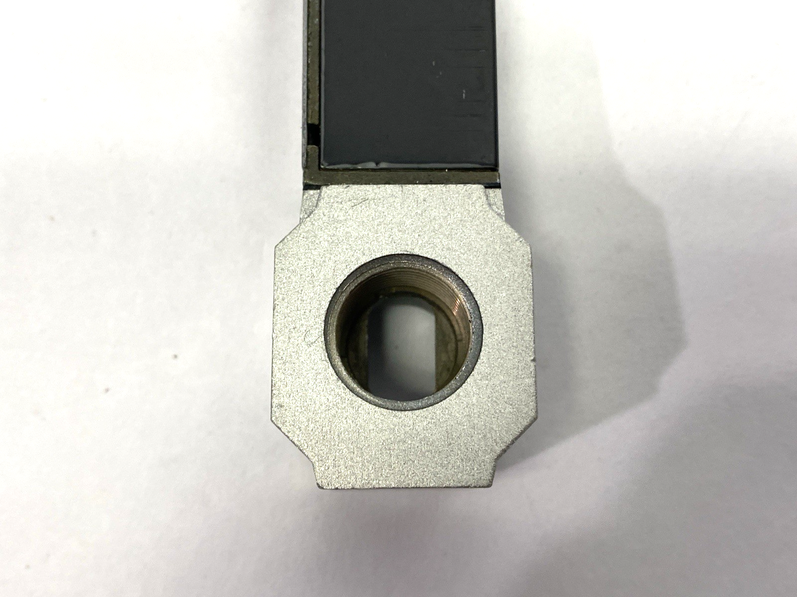 IS1000E-3F03YL-X215 | SMC Pressure Switch - New – Open box - Maverick Industrial Sales