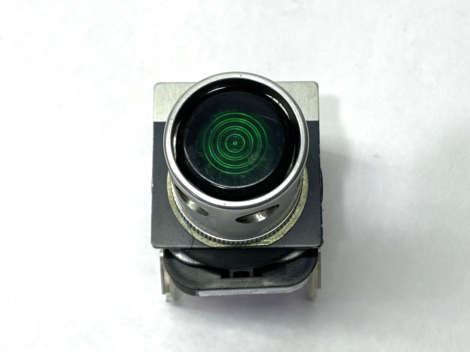 Allen Bradley 800T-QAH24GA2 Green Illuminated Push Button 30.5mm Ser. T - Maverick Industrial Sales