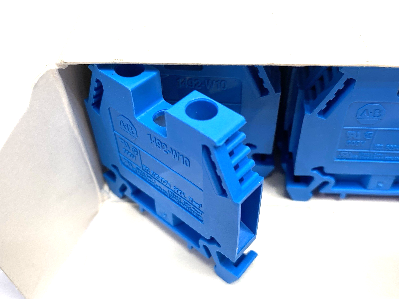 1492-W10-B | Allen Bradley Ser. C Terminal Block, Blue BOX OF 50 - New – Open box - Maverick Industrial Sales