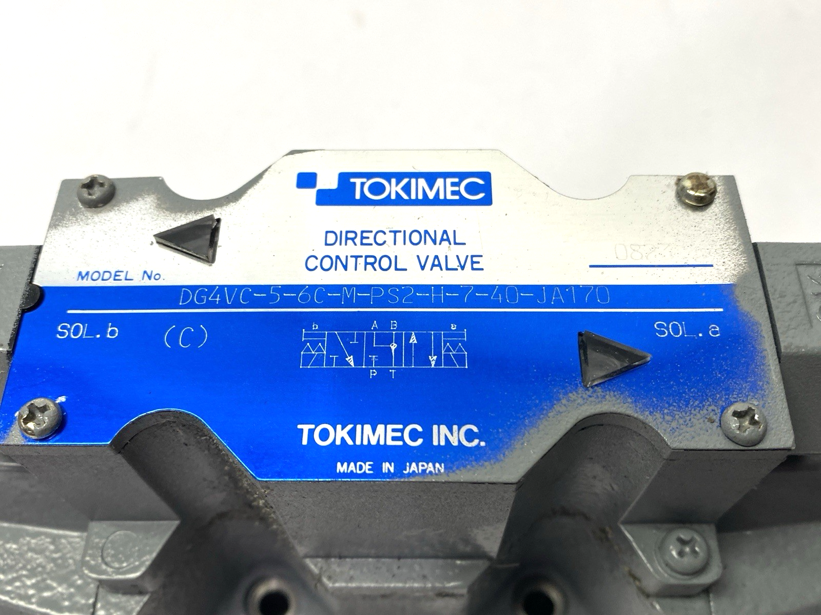 DG4VC-5-6C-M-PS2-H-7-40-JA170 | Tokimec Hydraulic Directional Control Valve 24V - New – Open box - Maverick Industrial Sales