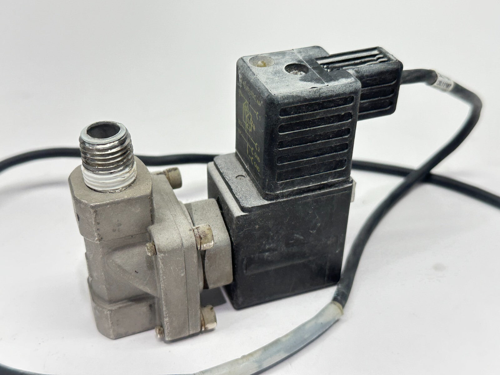 SMC VXD2130G-02N-5DZ1 2-Way Media Valve 1/4" 24VDC w/ Turck VAS 22-B587-5M 24" L - Maverick Industrial Sales