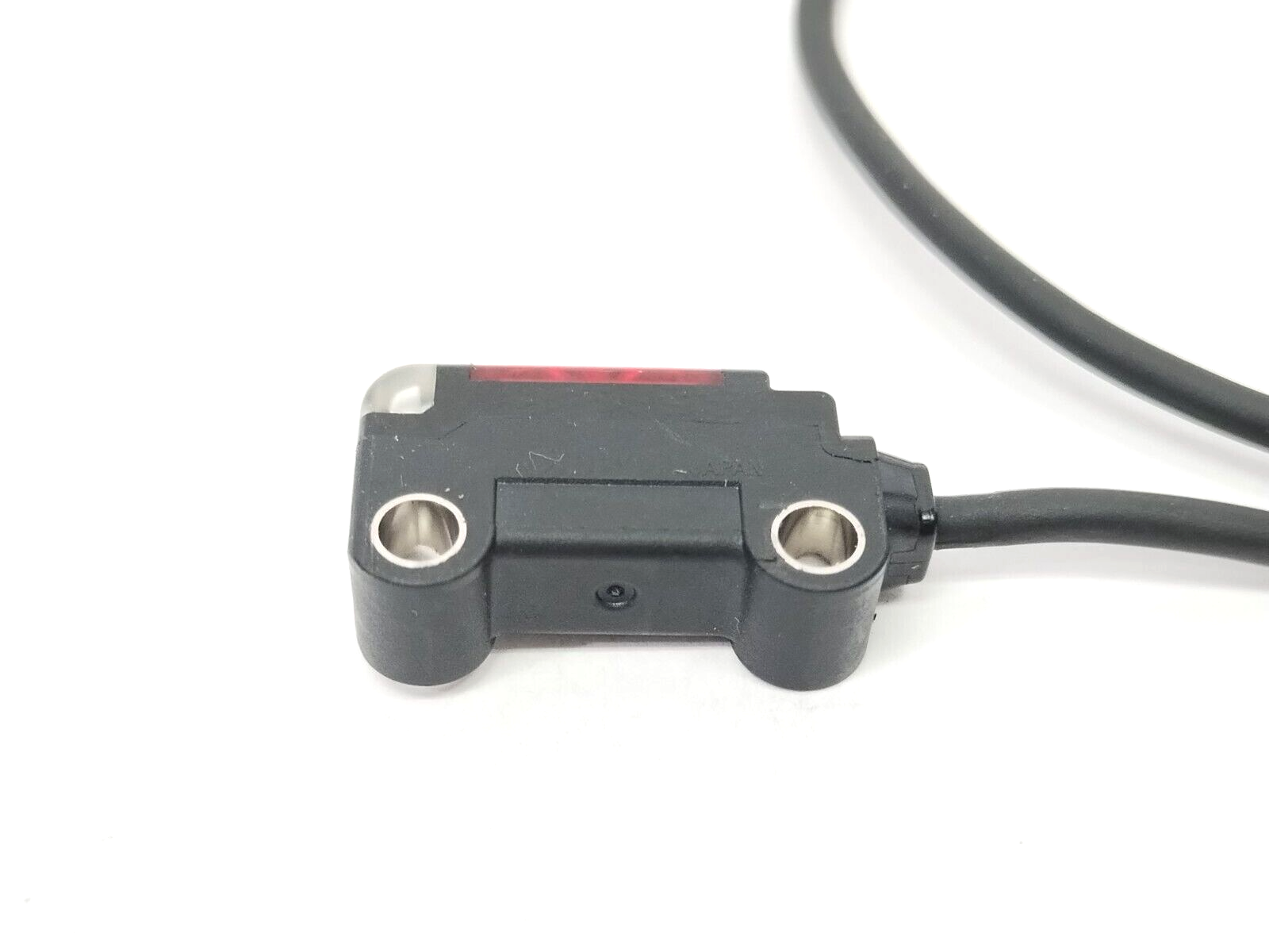 Omron E3T-SL22M Ultracompact Photoelectric Sensor, 5-30mm Sensing, NPN - Maverick Industrial Sales