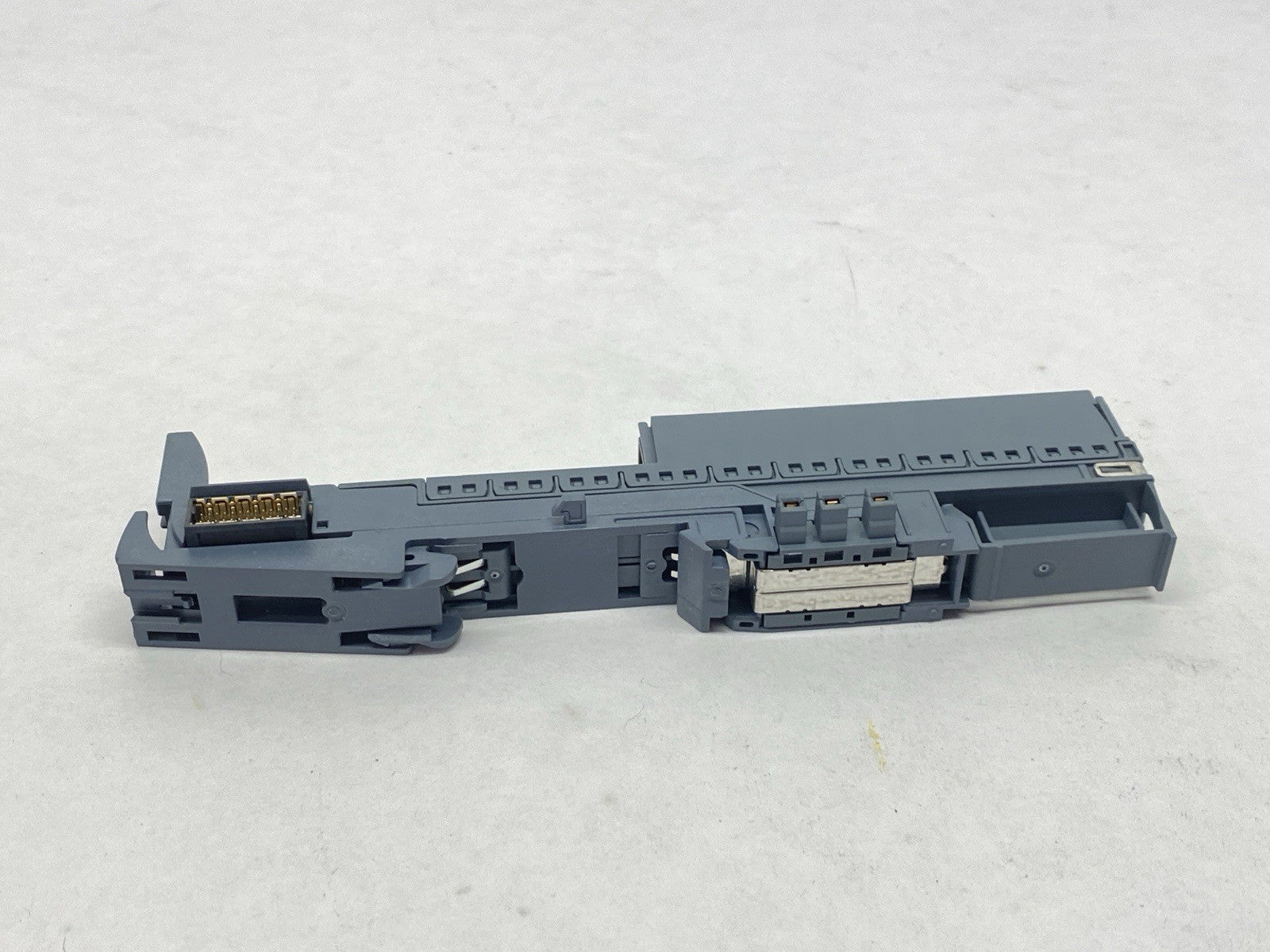 Siemens 6ES7193-6BP40-0BA1 SIMATIC ET 200SP Base Unit BU15-P16+A0+12B/T - Maverick Industrial Sales