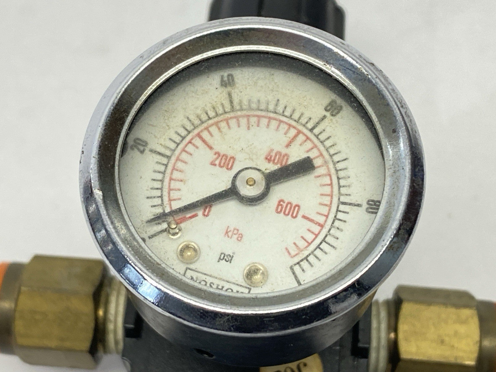 R08-02-F000 | Wilkerson Pneumatic Regulator 0-125PSIG 1/4" NPT w/ Gauge - Used - Maverick Industrial Sales