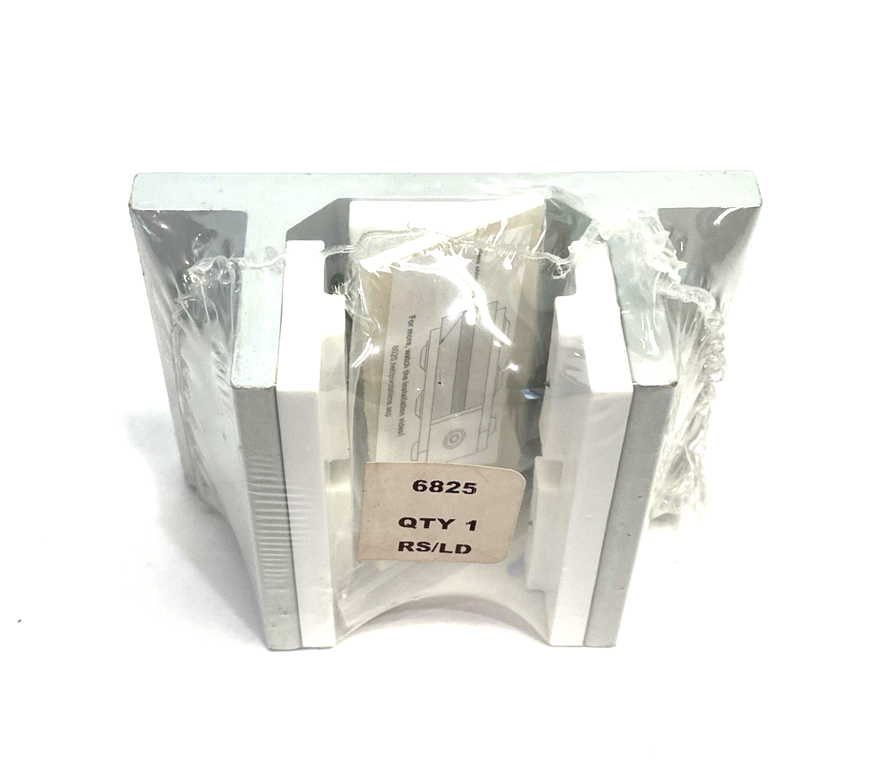 6825 | 80/20 Double-Flange Short Standard Linear Bearing 3-Slot, 15 Series - New - Maverick Industrial Sales