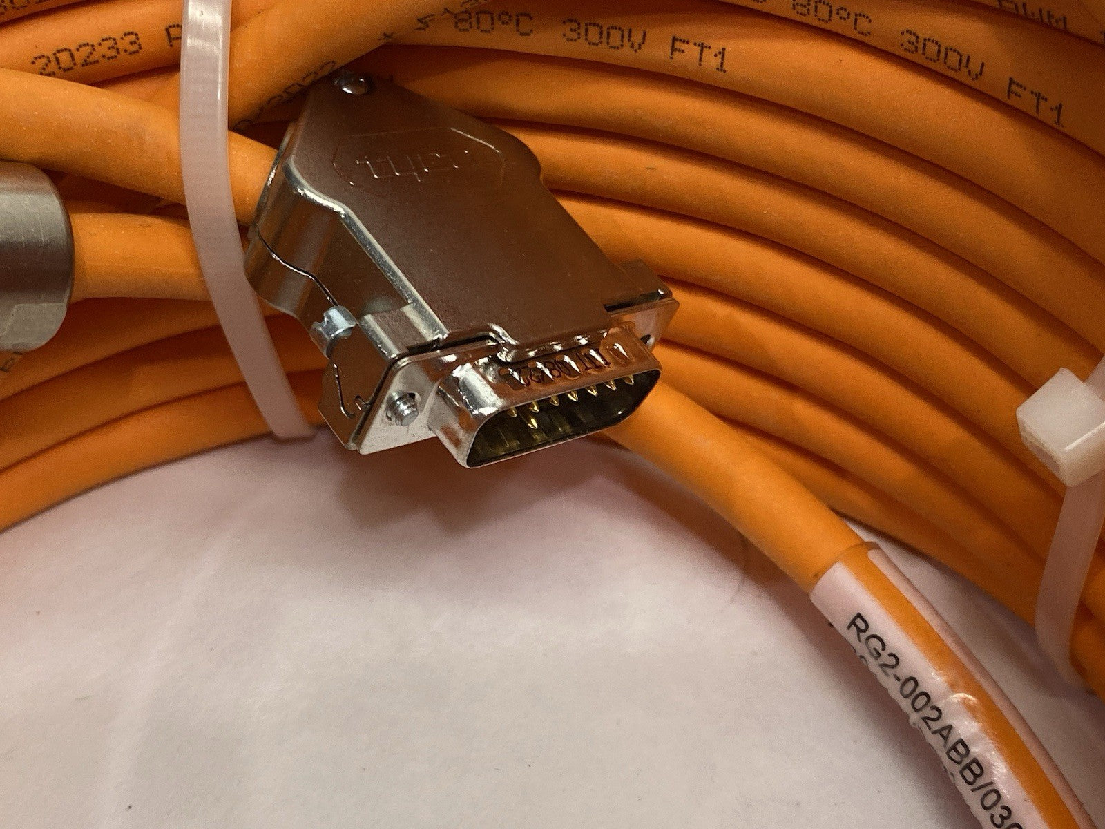 R911372002 | Bosch Rexroth Motor Encoder Power Cable RG2-002ABB-NN-030,0 - New – Open box - Maverick Industrial Sales