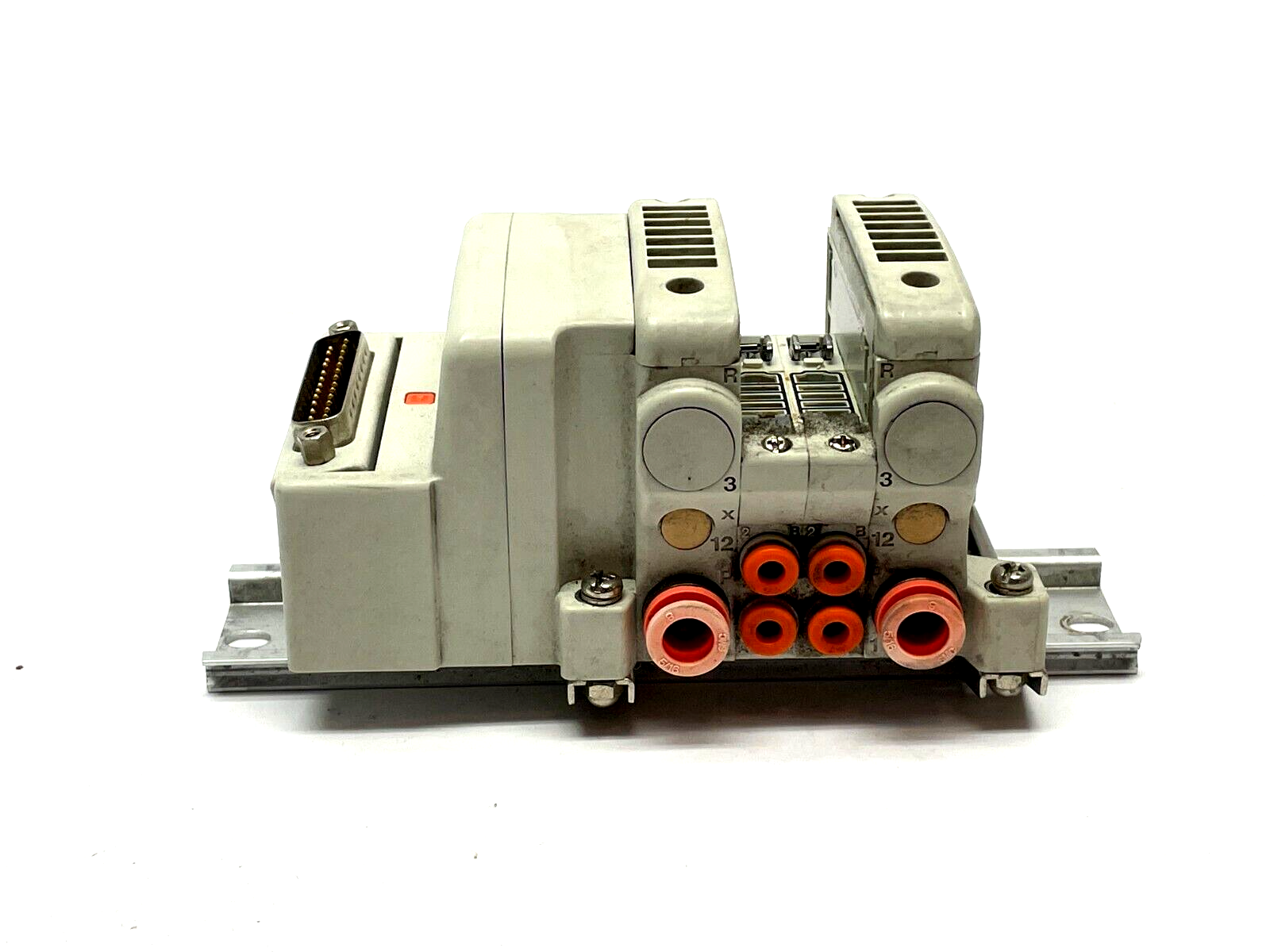 VV5QC11-02N3FD0-DS | SMC Base Mount Plug-In Manifold - Used - Maverick Industrial Sales