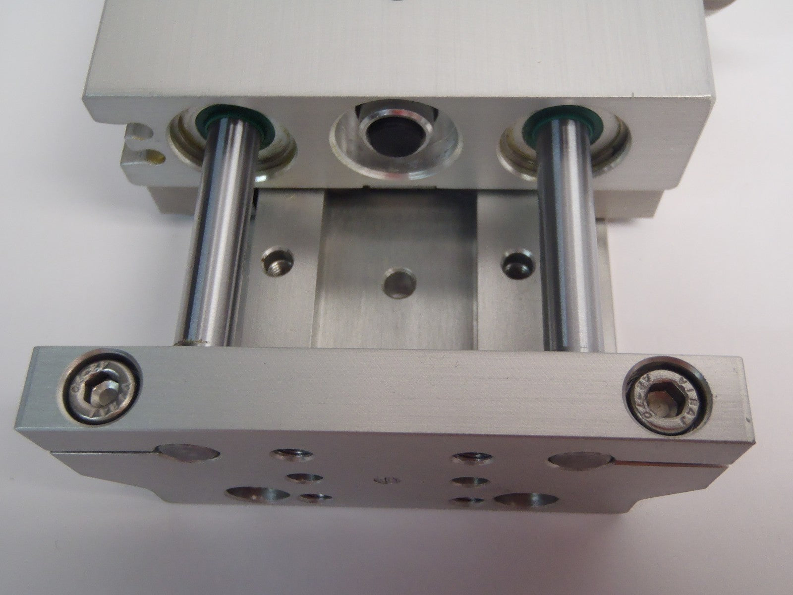 PHD STPD5 16 X 38-AE1-AR-J8-M-NE22 Pneumatic Sliding Block 12474844 01 - Maverick Industrial Sales