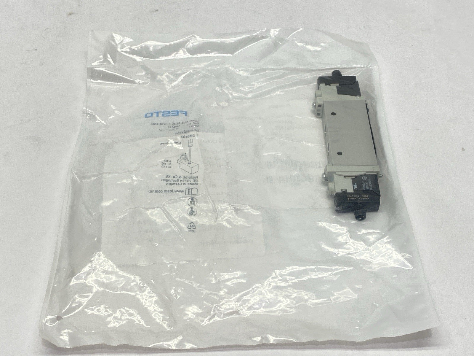 Festo VUVG-S14-P53C-T-G18-1R8L Pneumatic Solenoid Valve 564212 - Maverick Industrial Sales